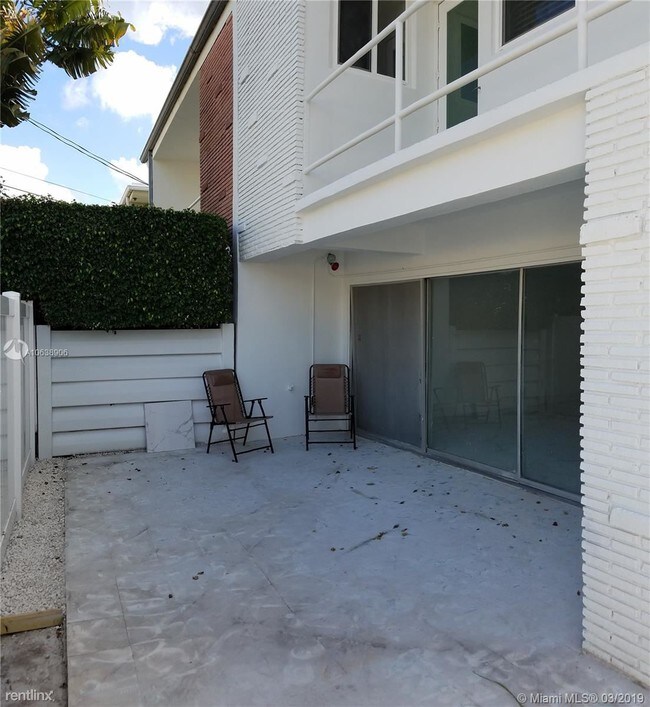Foto del edificio - 3 br, 2.5 bath  - 7332 Gary Ave