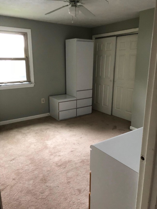 Foto del edificio - 34 Lisa Rd