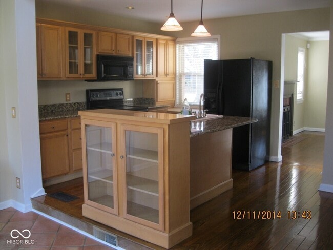 Foto del edificio - 5845 Brouse Ave