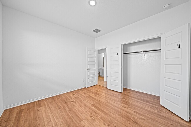 Foto del edificio - 2092 Terra Rose Dr