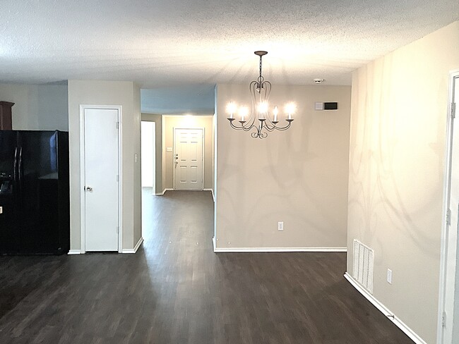 Building Photo - 115 Clover Leaf Ln