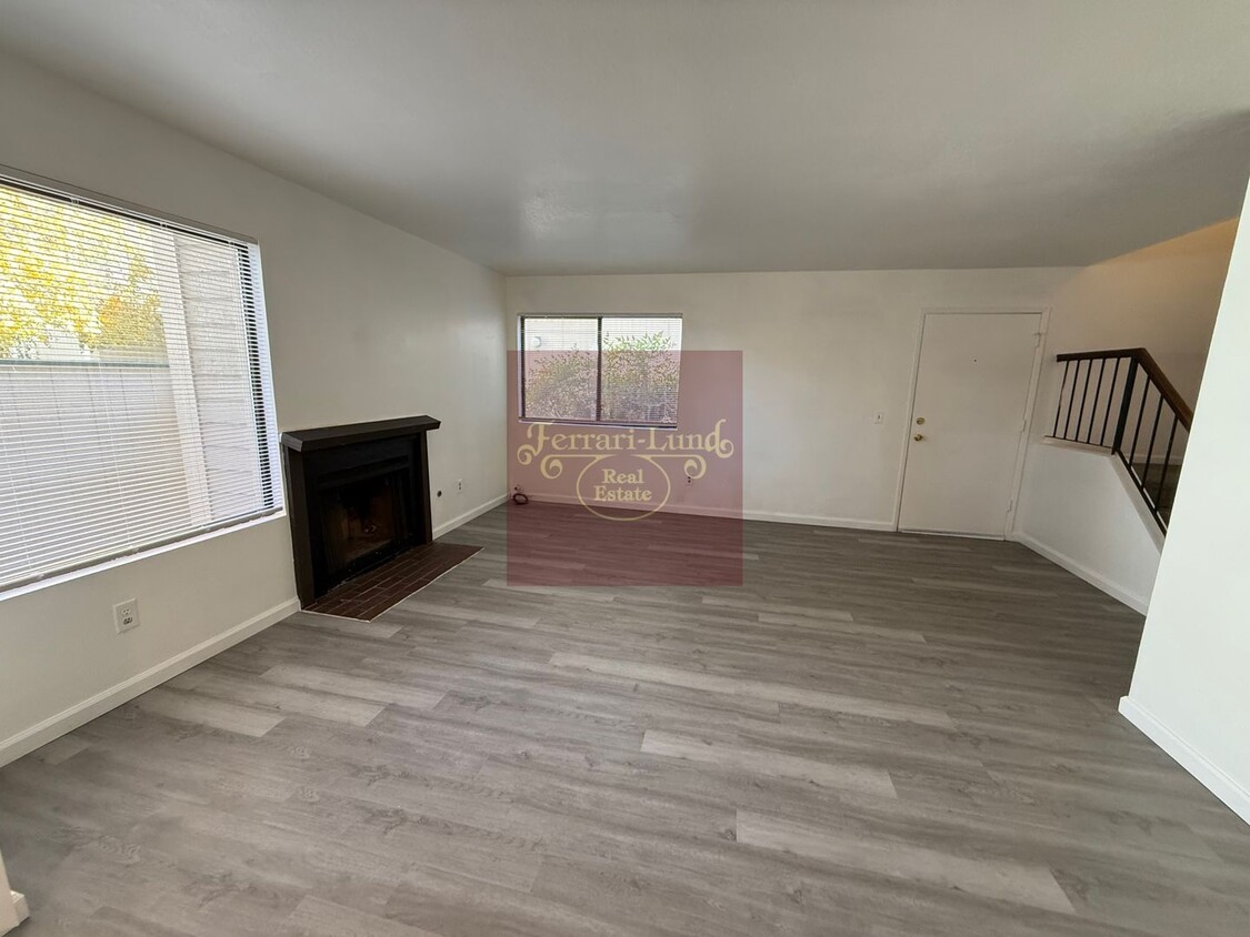 Primary Photo - Move in special - 2 bedroom townhome in Sp...