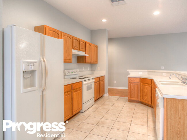 Building Photo - 702 Star Pointe Dr