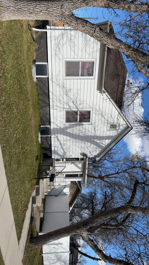 Primary Photo - 213 8th St S