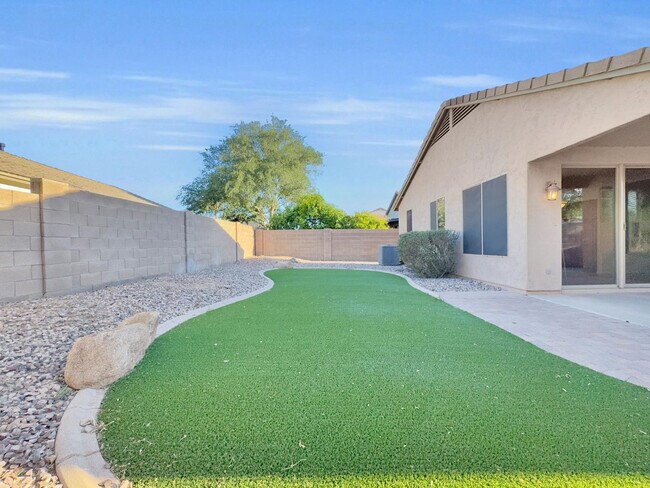 Foto del edificio - 261 N Nash Way