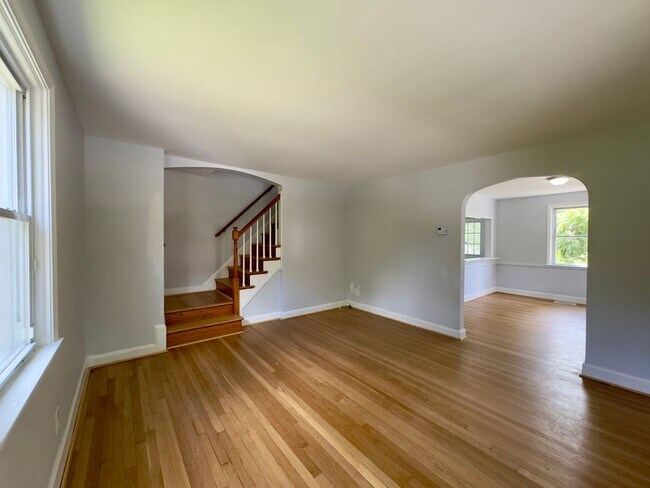 Foto del edificio - Charming 3 Bedroom/1.5 Bathroom Home in Lo...