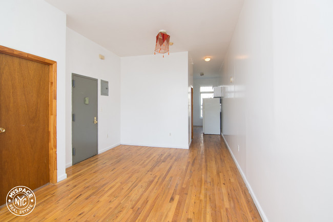 Building Photo - 541 Franklin Ave