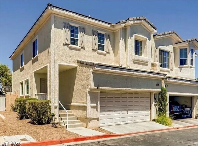 Building Photo - 227 Charming Ct