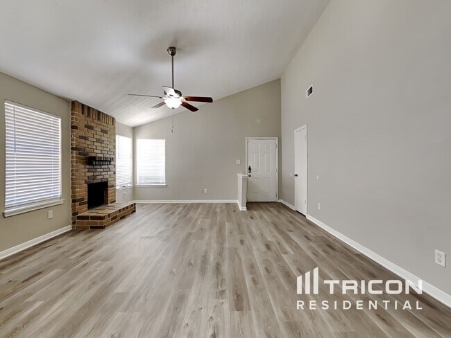 Foto del edificio - 14202 Clear Forest Dr