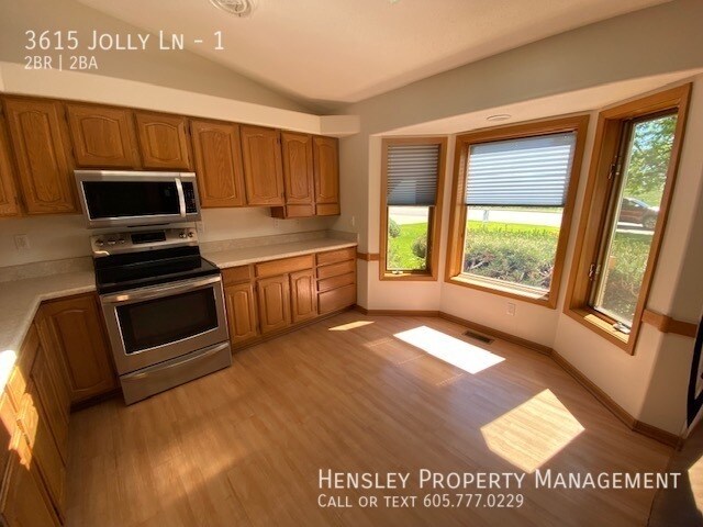 Foto del edificio - 3615 Jolly Ln