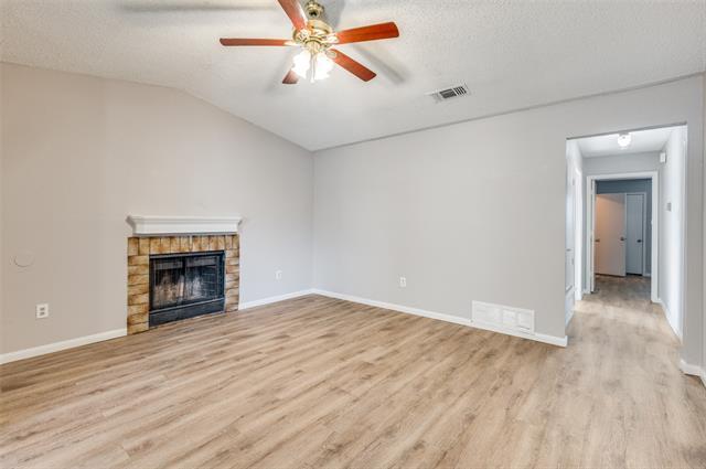 Foto del edificio - 830 Woodland Ct