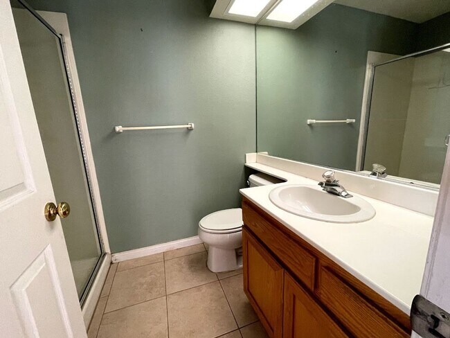 Building Photo - Spacious 4 Bedroom Santa Fe Hills Home wit...