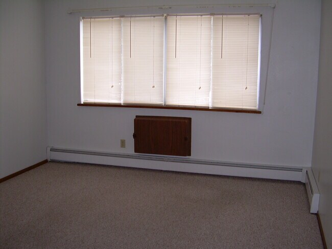 Living Room - 326 Foster St