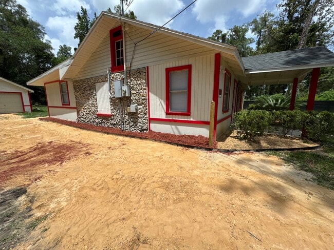 Building Photo - 721 NW 22nd St