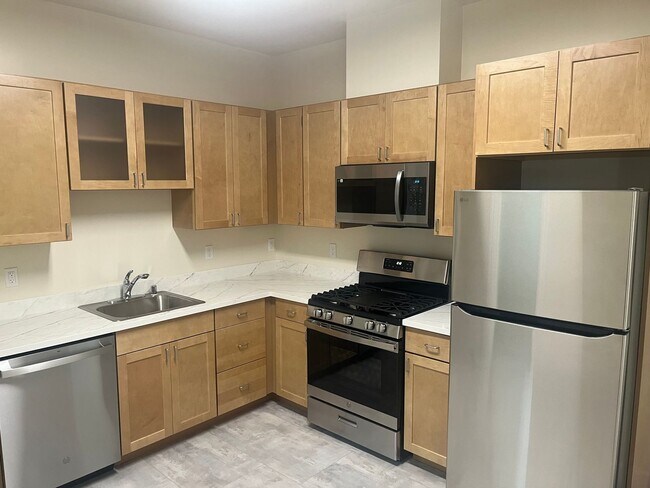 Foto del edificio - Newly Remodeled 2 Bedroom in Lower Pacific...