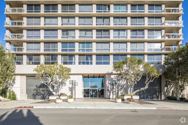 Building Photo - Century Plaza Towers