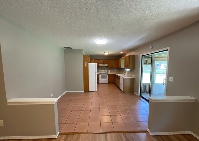 Building Photo - LEASING
