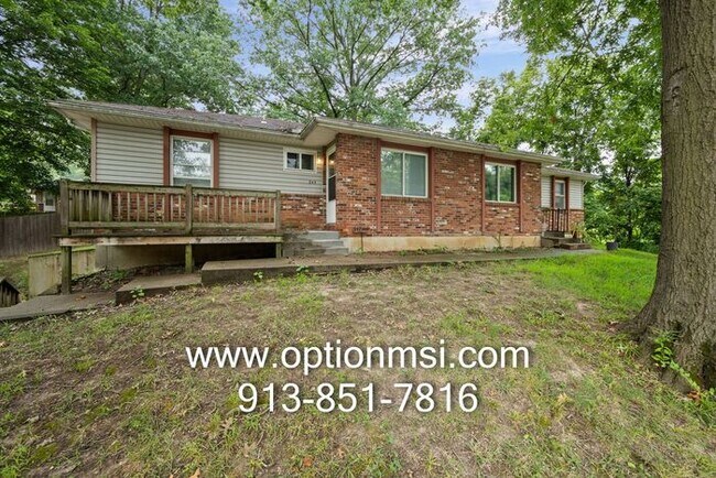 Foto del edificio - Very Spacious and ready for immediate move-in!!