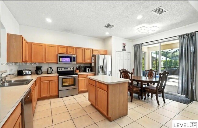 Foto del edificio - 8520 Sunrise Key Dr