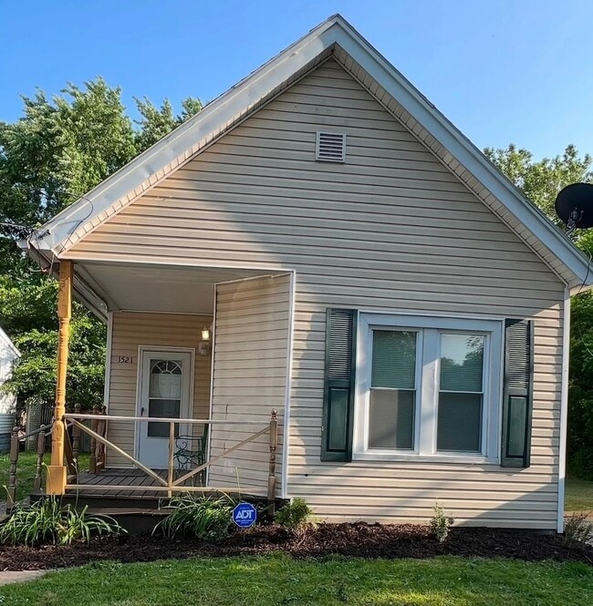 Building Photo - 1521 Emma St