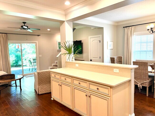 Open Concept Living Area - 1401 Reserve Ct