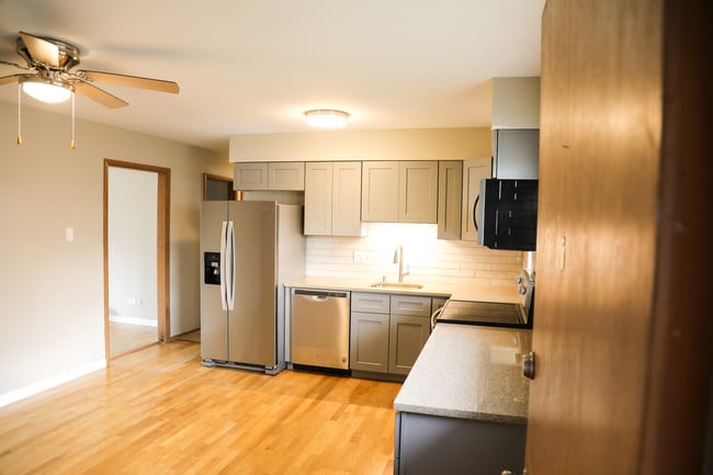 Building Photo - 13 Scotdale Rd