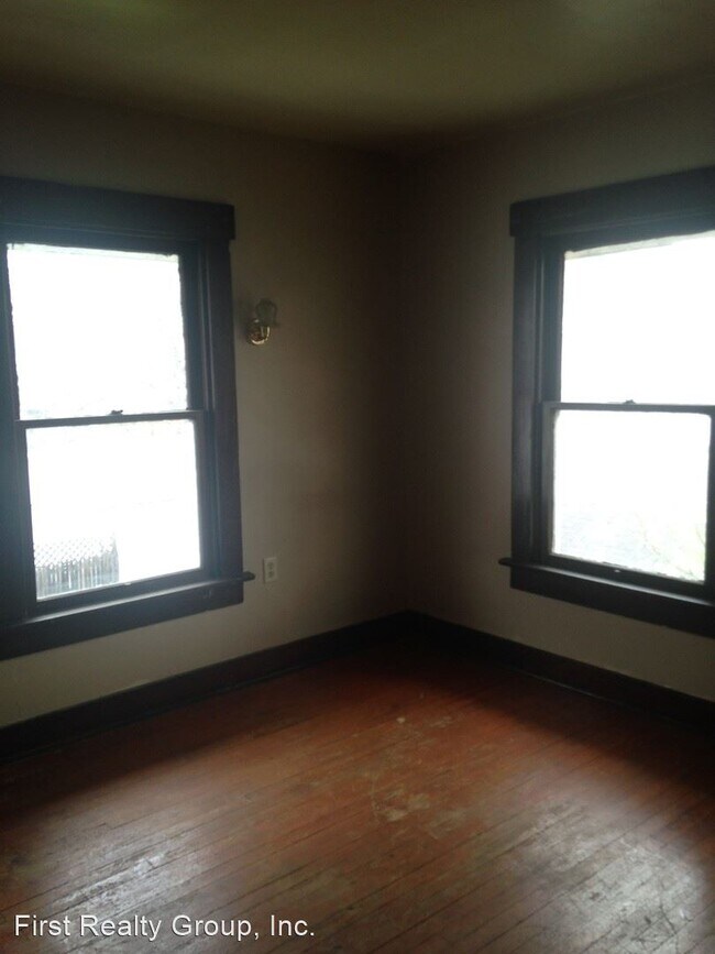 Building Photo - 218-220 Rockwood Ave