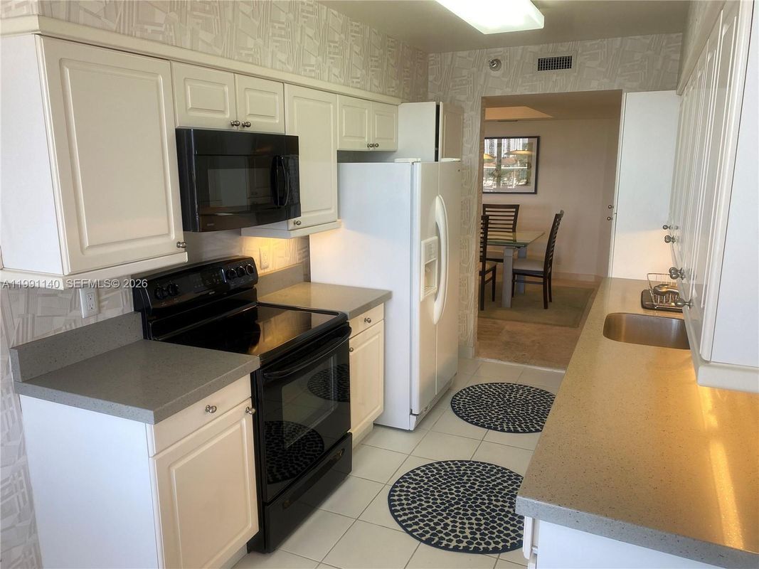 Foto del edificio - 3640 Yacht Club Dr