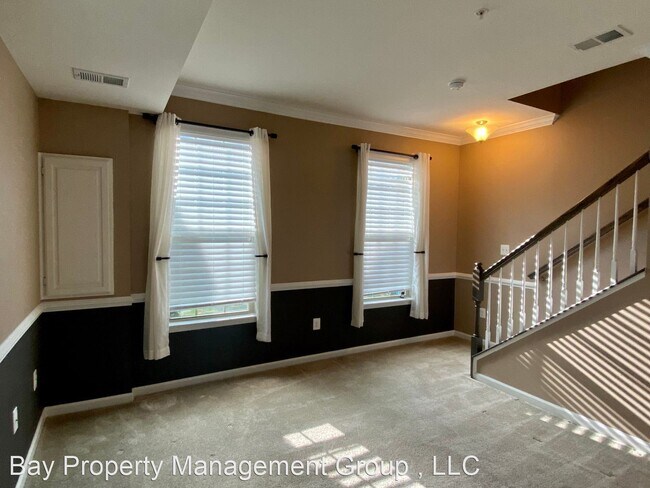 Building Photo - 2 br, 3.5 bath House - 806 S Macon St