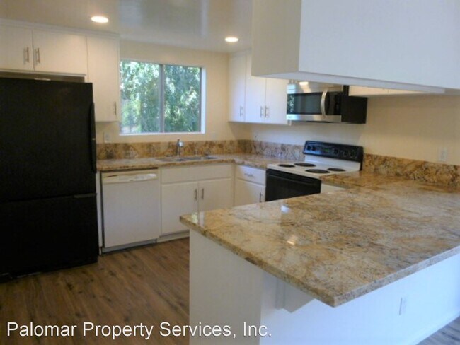 Building Photo - 4 br, 2.5 bath House - 1322 Country Club Dr