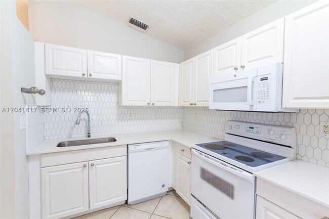 Building Photo - 11811 SW 8th St
