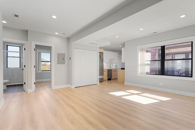 Foto del edificio - 1552 1/2 W Juneway Terrace