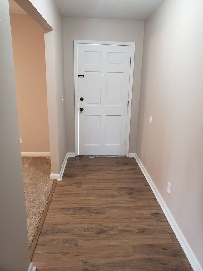 Foto del edificio - Charming 3Bed/2Bath Brick Home w/Bonus Office Space – Upgraded Comfort Near Martin Lake *1/2 OFF ...