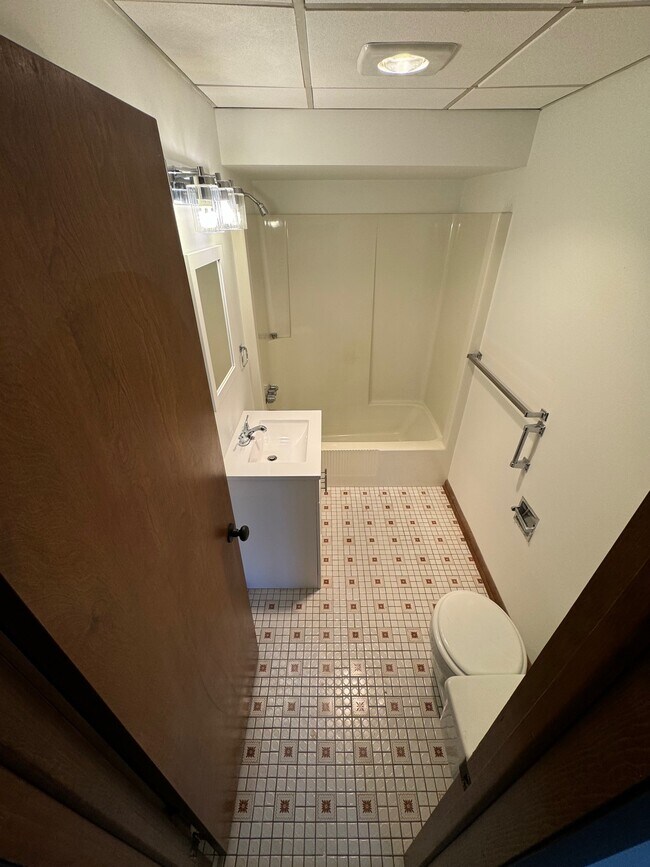 Fotografía del edificio - 236 Freeport Rd