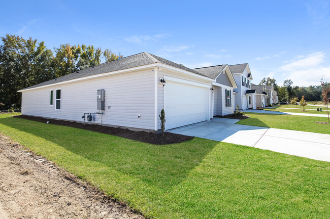 Building Photo - 2010 Barnhart Dr, Sumter, SC