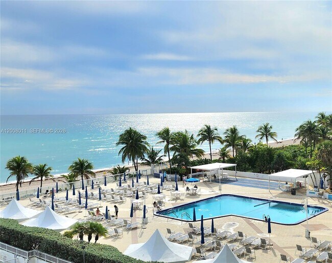 Foto del edificio - 2030 S Ocean Dr