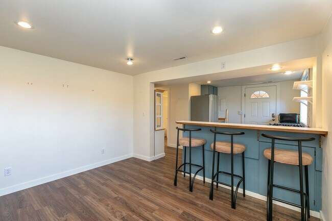 Foto del edificio - 7830 Stroud Ave N