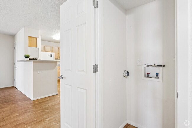 2 habitaciones, 1 baño - 803 pies cuadrados - Lavandería - Mesa Del Norte
