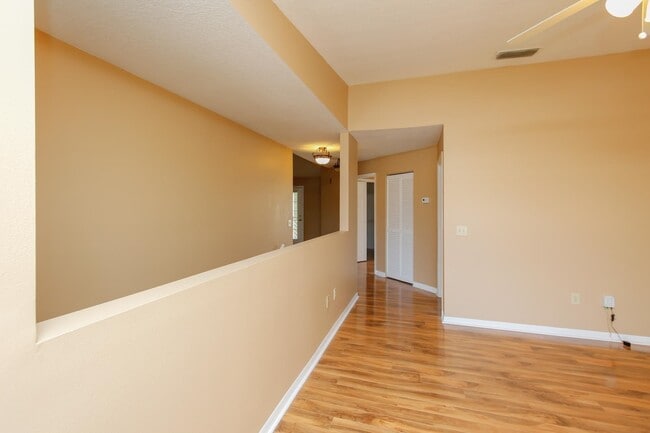 Foto del edificio - 15207 Harbour Vista Cir