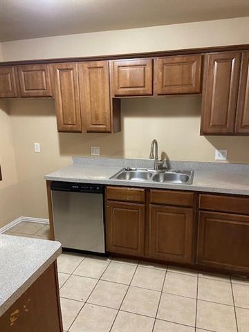 Building Photo - 3005 Lincoln Ave