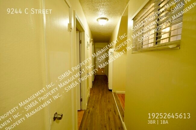 Foto del edificio - 9244 C St