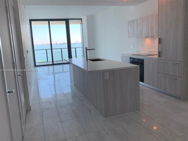 Foto del edificio - 480 NE 31st St