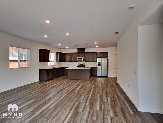 Foto del edificio - 1688 Bullock Dr