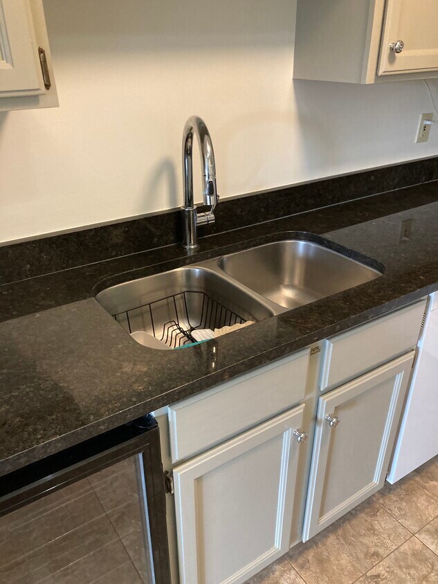 1328 Cedarwood Dr Unit C3, Westlake, OH 44145 Condo for Rent in