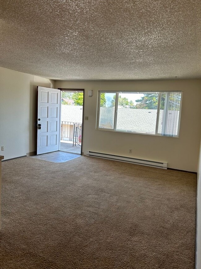 Building Photo - 1215 Pioneer St