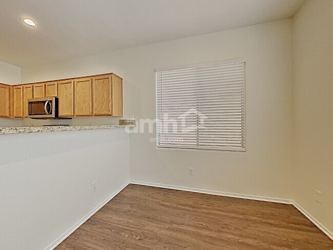 Foto del edificio - 7960 Imperial Treasure St