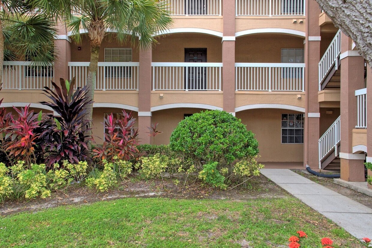Foto principal - 2 bedroom 2 bath condo in Audubon Villas i...