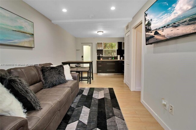 Foto del edificio - 833 W 39th St