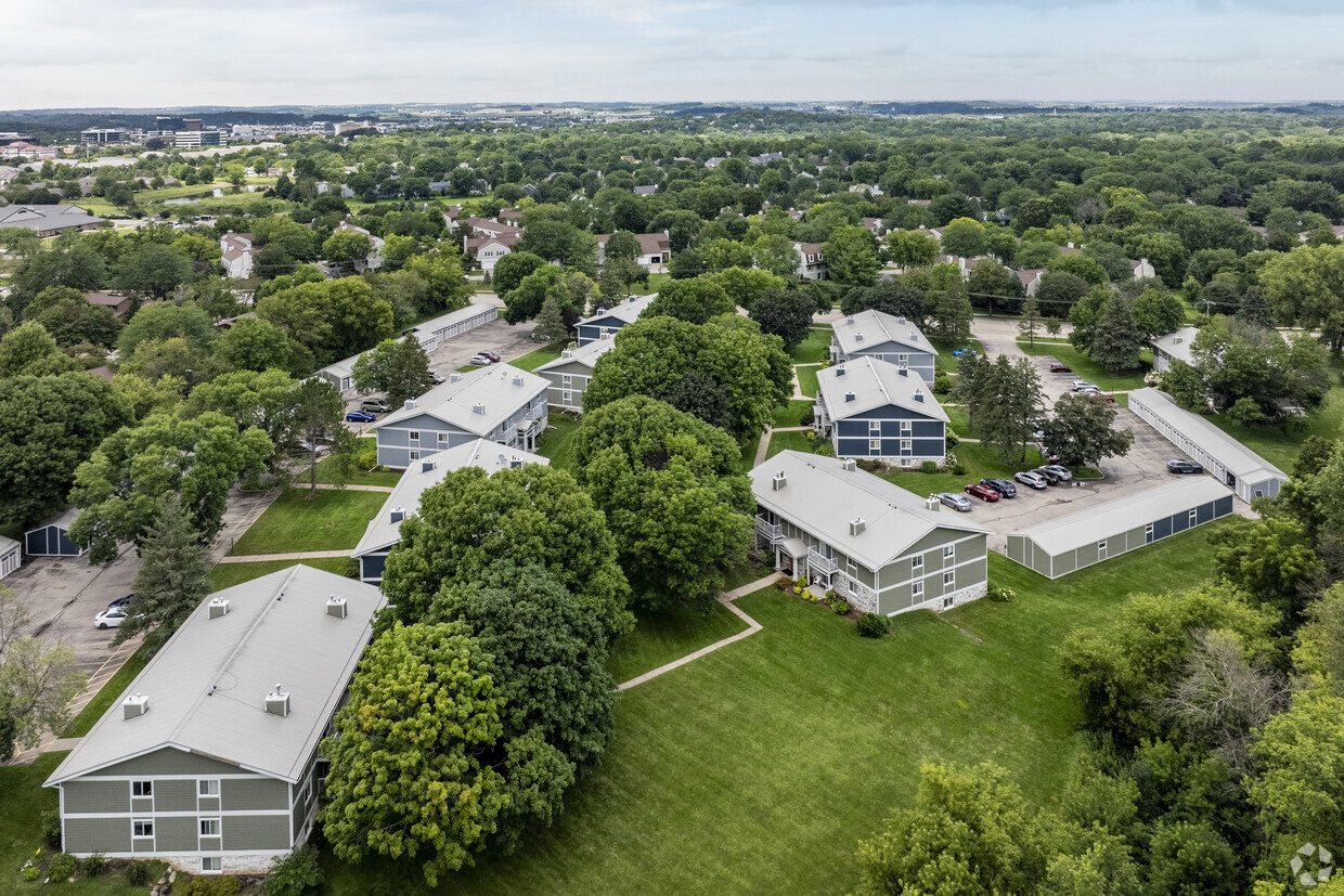 Primary Photo - Heathercrest Apartments