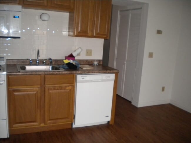 Building Photo - 1 Memory Ln